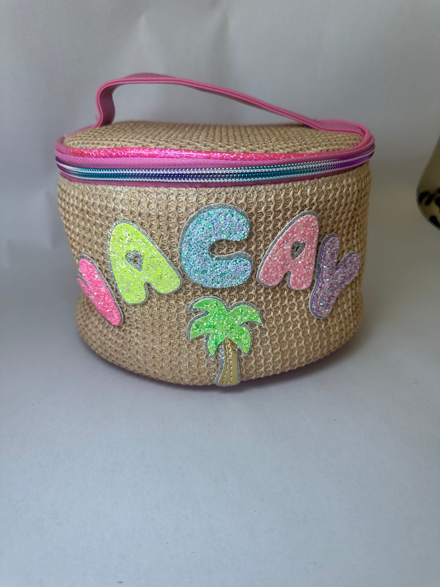 VACAY cosmetic round